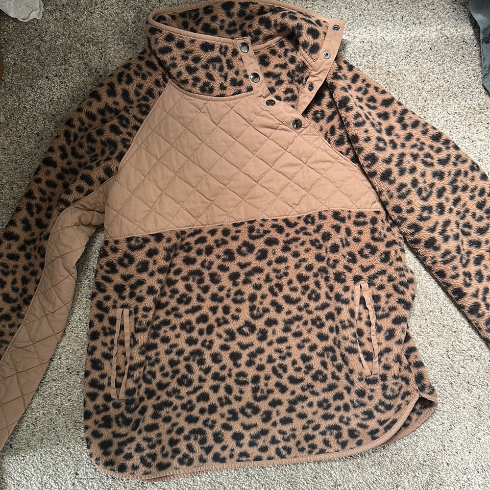 Abercrombie cheetah print pullover